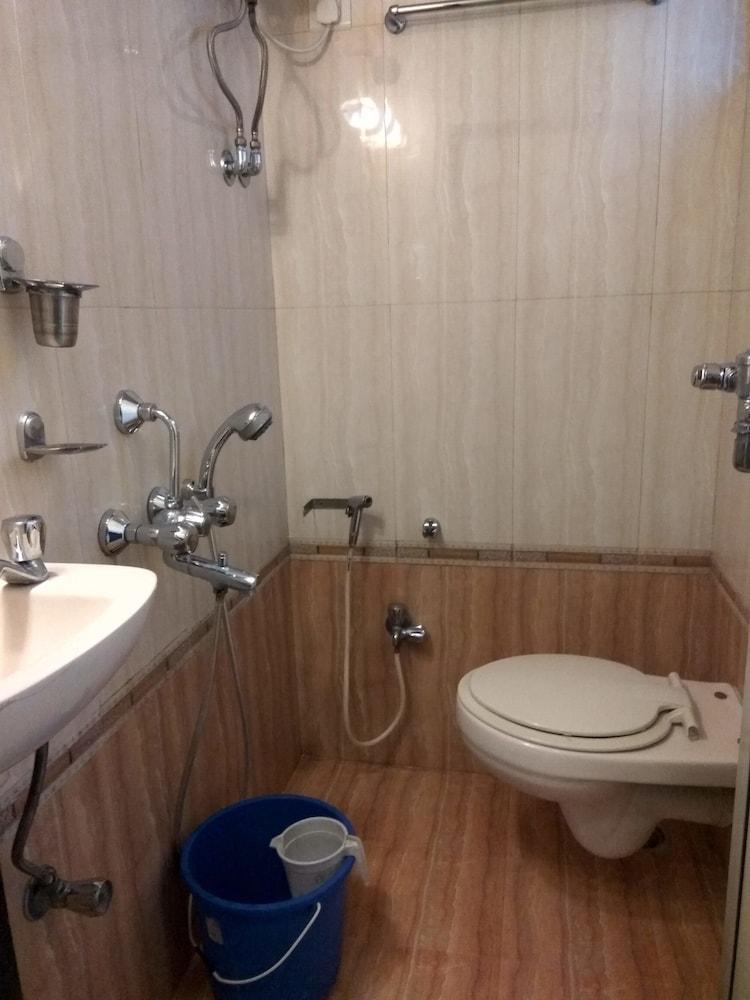 Hotel Broadway Colaba Mumbai Kültér fotó