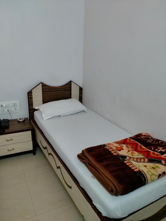 Hotel Broadway Colaba Mumbai Kültér fotó