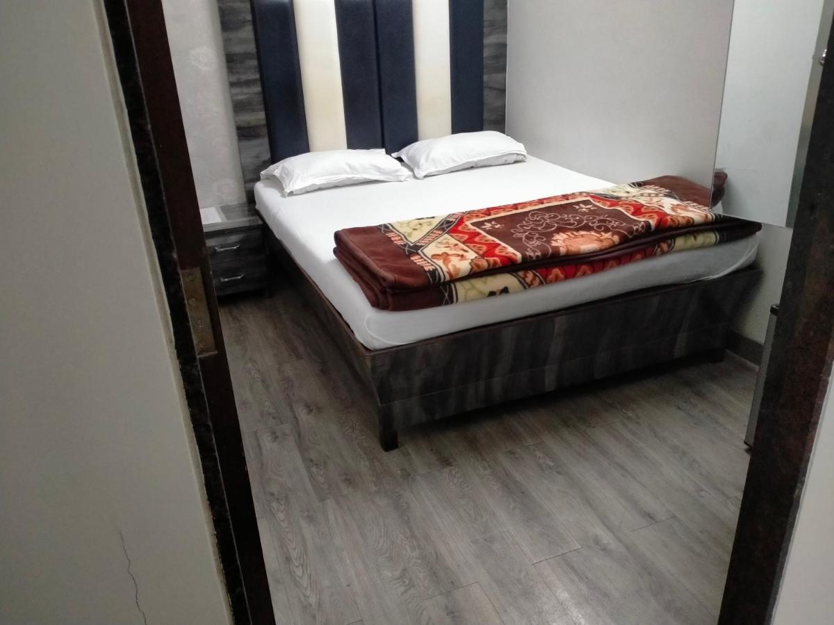 Hotel Broadway Colaba Mumbai Kültér fotó