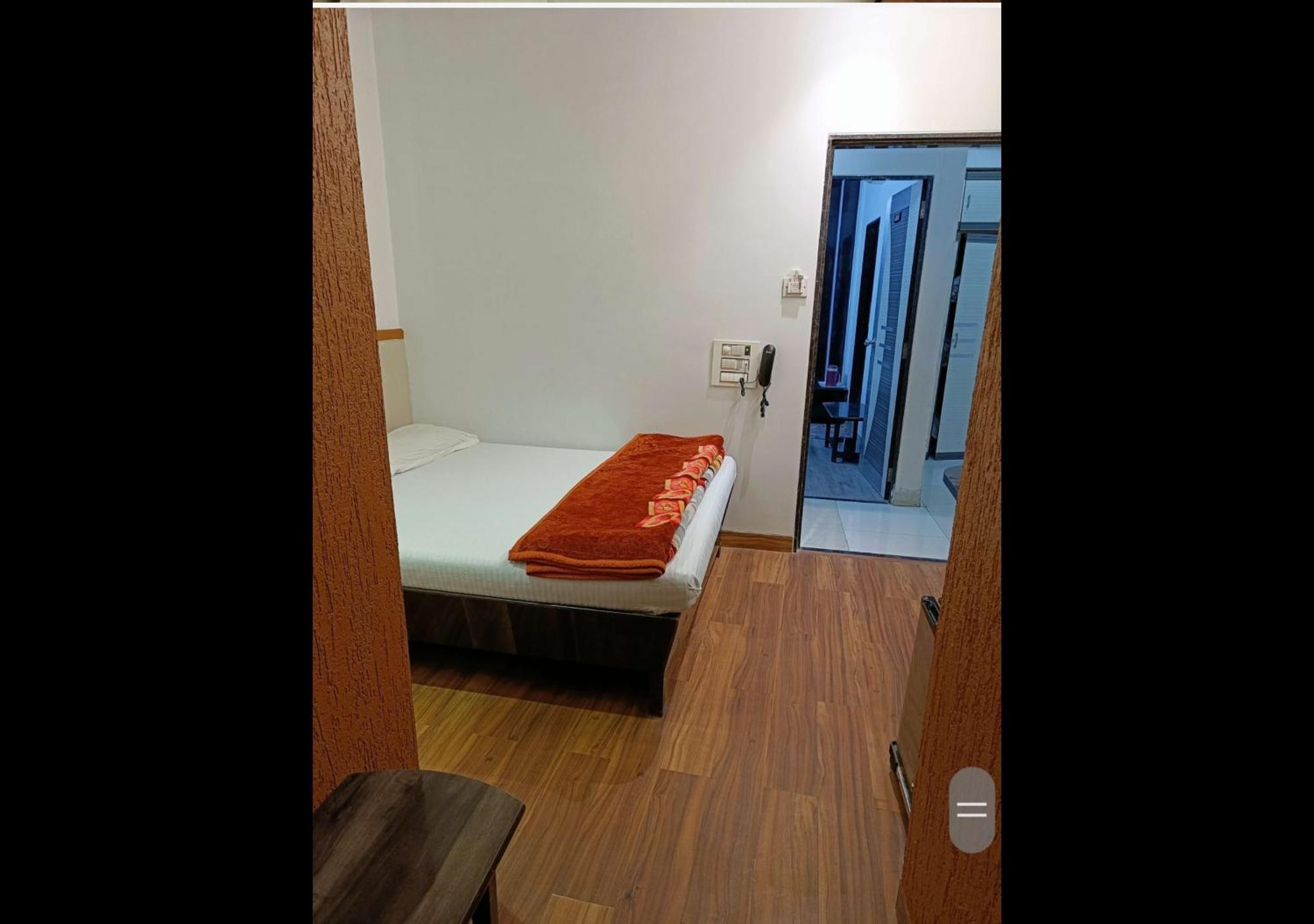 Hotel Broadway Colaba Mumbai Kültér fotó