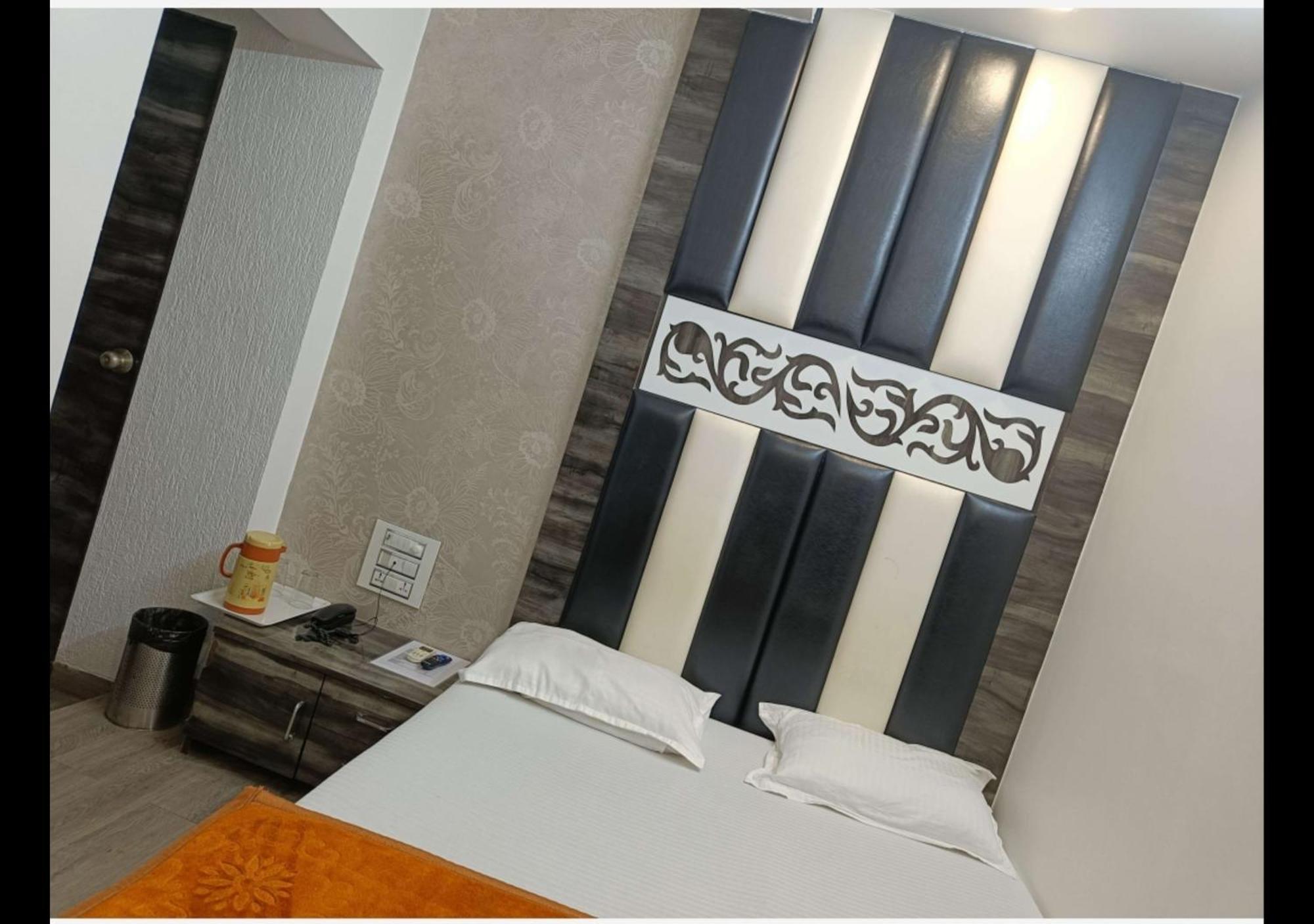 Hotel Broadway Colaba Mumbai Kültér fotó