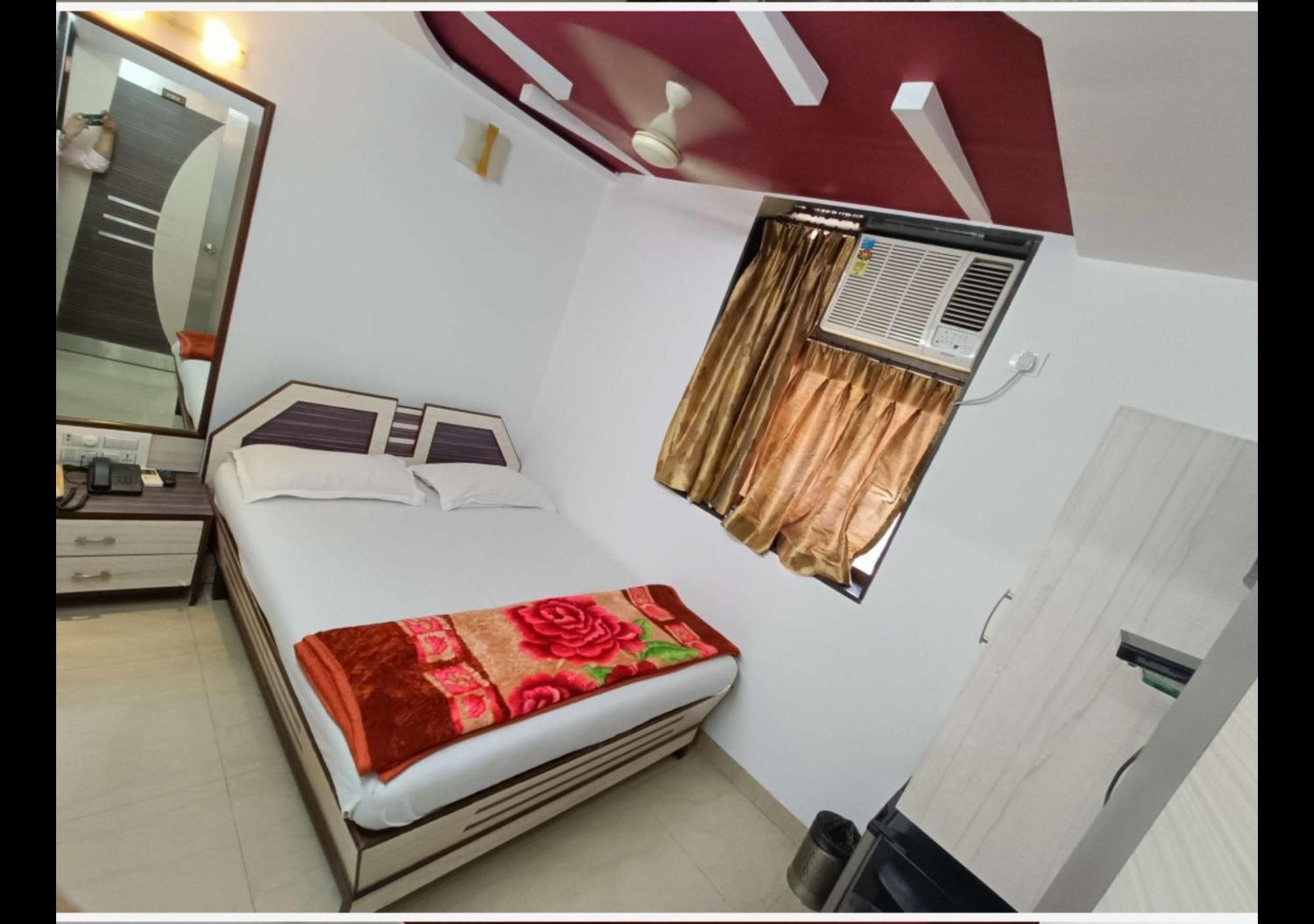 Hotel Broadway Colaba Mumbai Kültér fotó