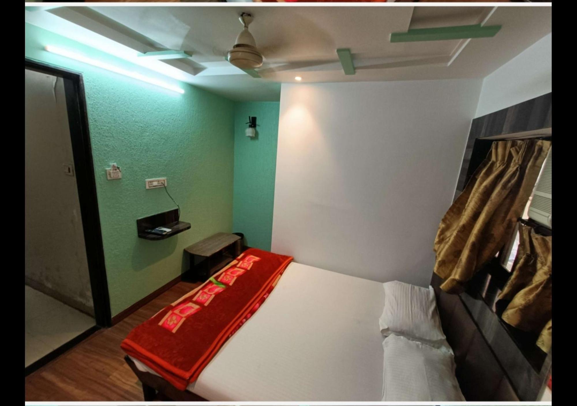 Hotel Broadway Colaba Mumbai Kültér fotó